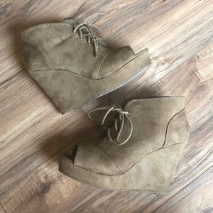 Soda Tan Wedge Lace Up Peeptoe Boots 8.5